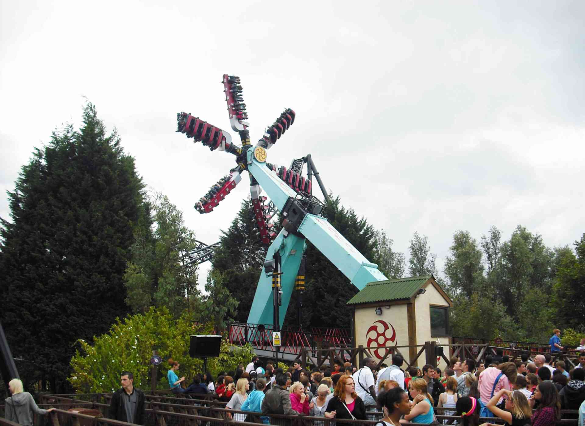 Samurai Flat Ride at Thorpe Park Parkz Theme Parks