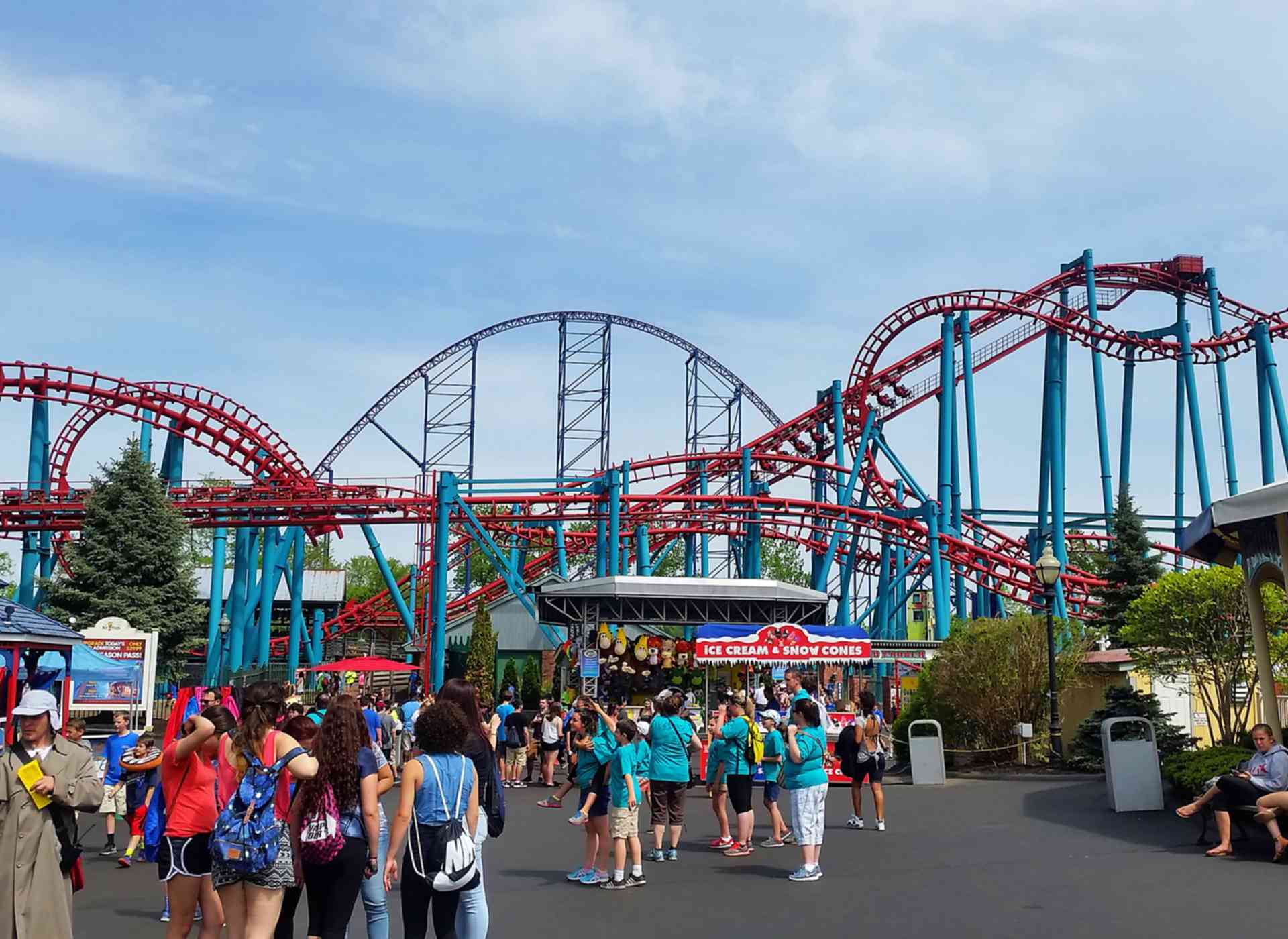 Mind Eraser Roller Coaster At Six Flags New England Parkz Theme Parks