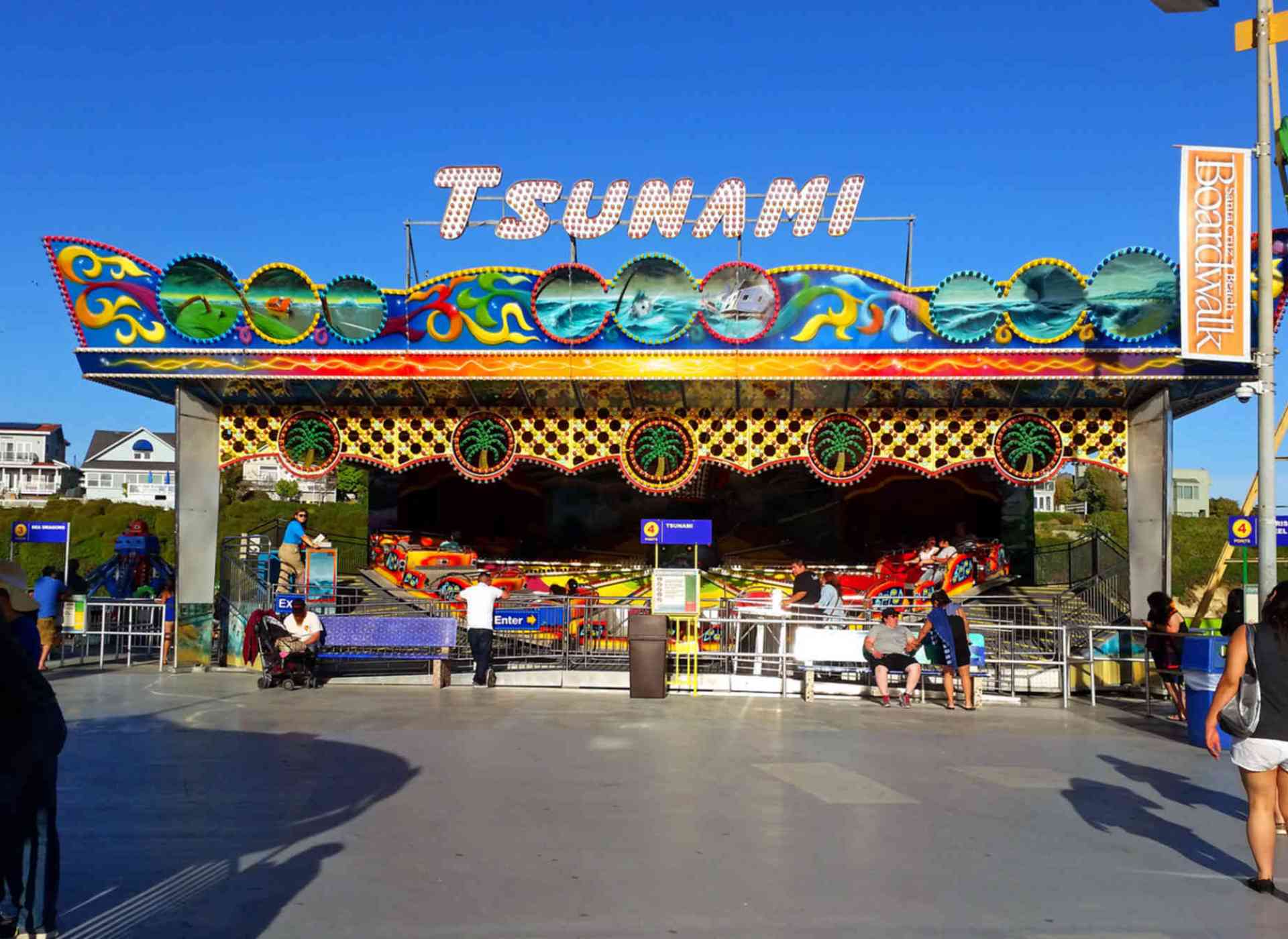 Tsunami Flat Ride at Santa Cruz Beach Boardwalk Parkz Theme