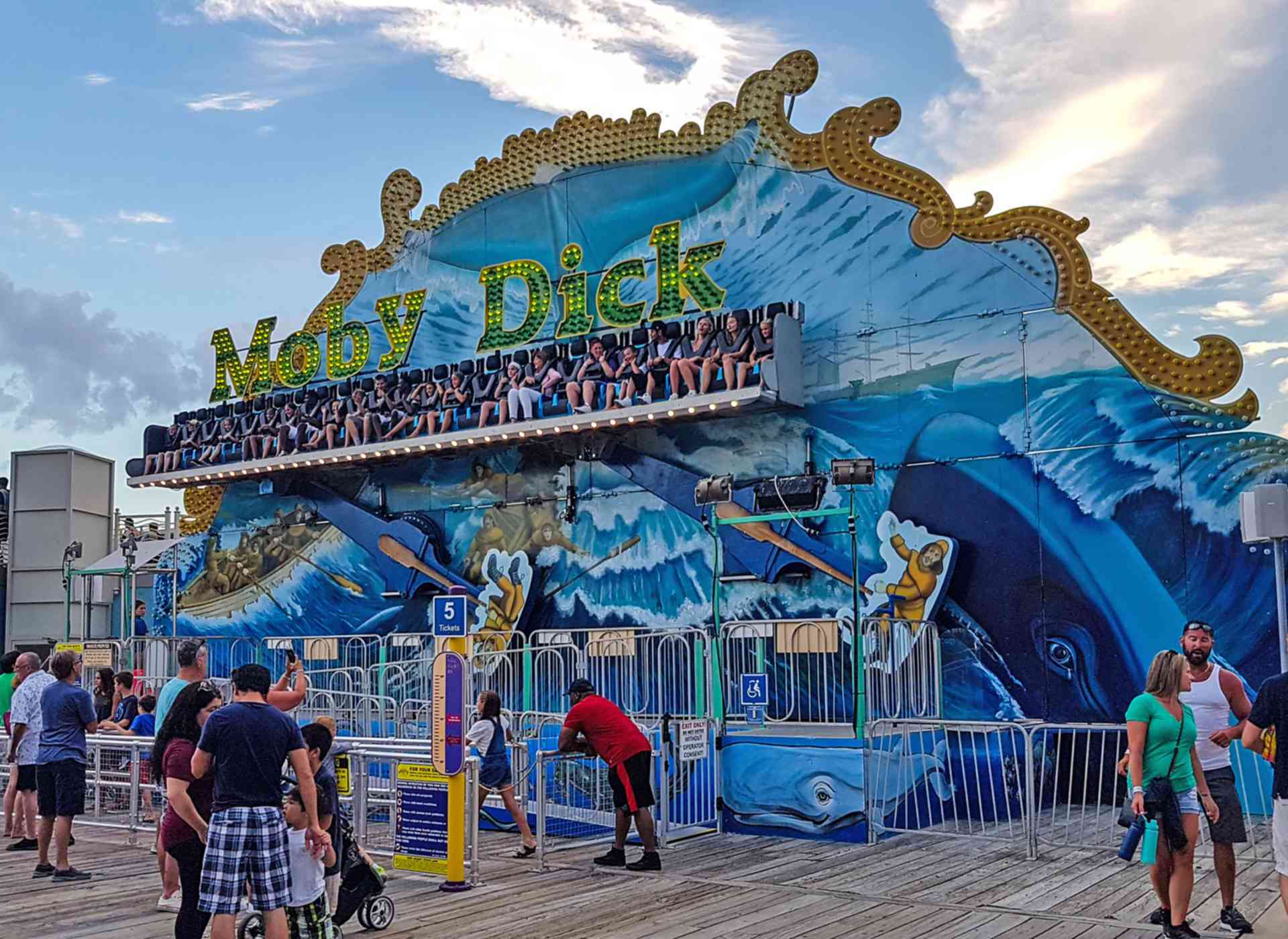Moby Dick Flat Ride at Morey's Piers Parkz Theme Parks