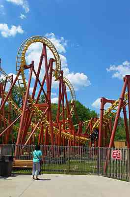 Mind Eraser | Roller Coaster at Six Flags America | Parkz - Theme Parks