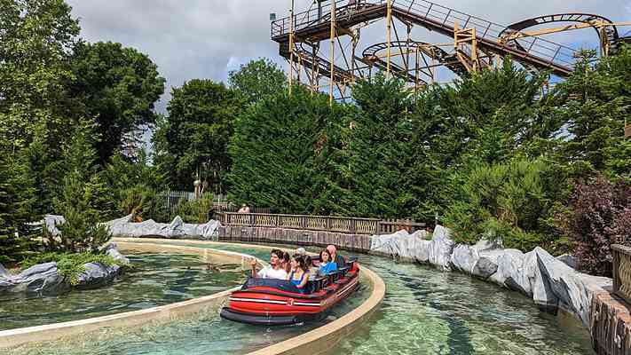 Krampus Expédition | Family Attraction · Roller Coaster at Nigloland ...