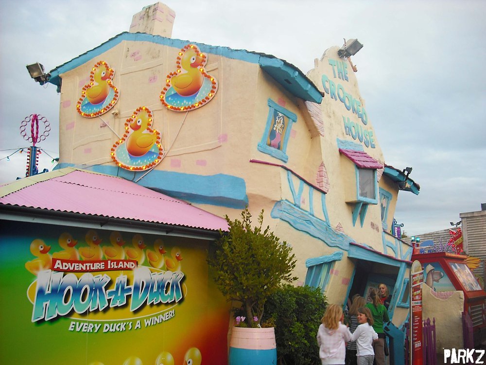 Crooked House Walkthrough at Adventure Island Parkz Theme Parks