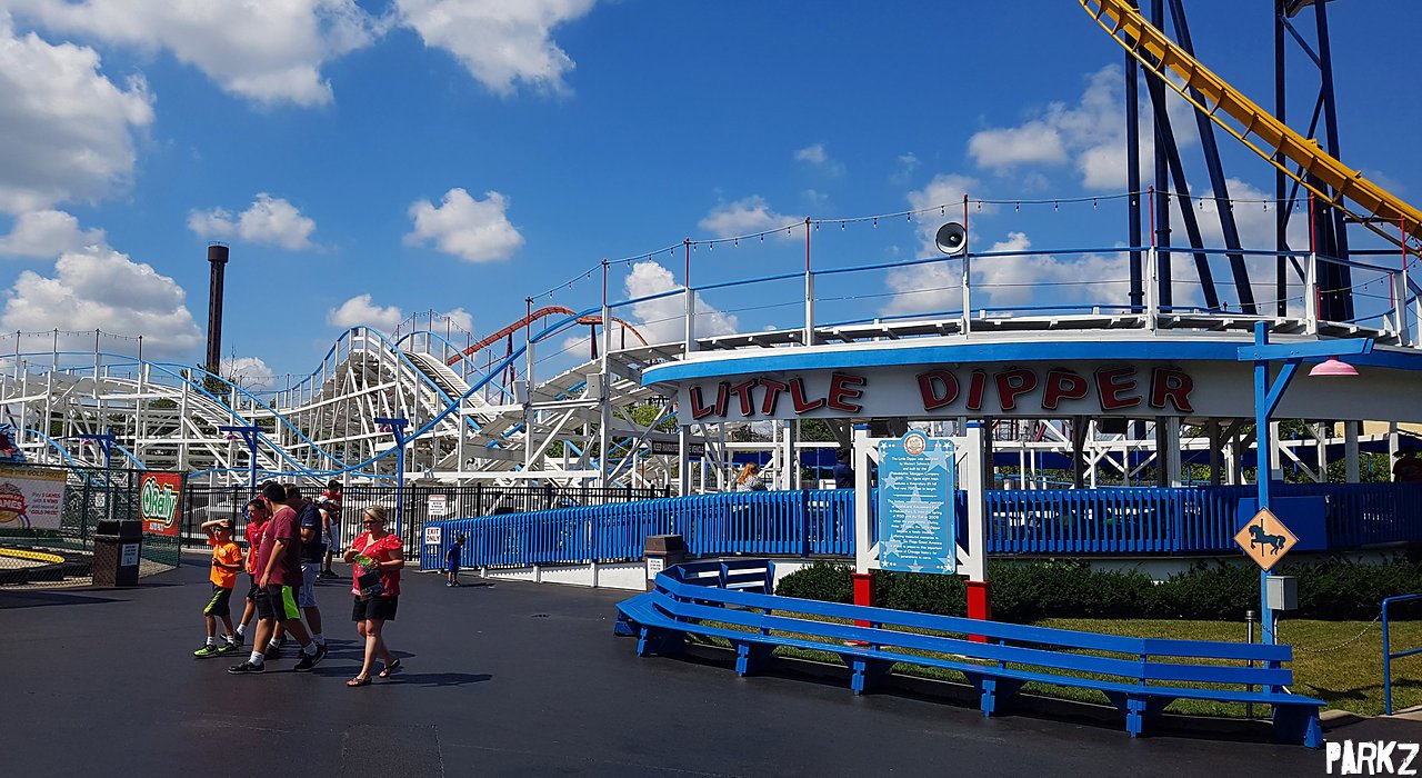 Little Dipper Roller Coaster at Six Flags Great America Parkz