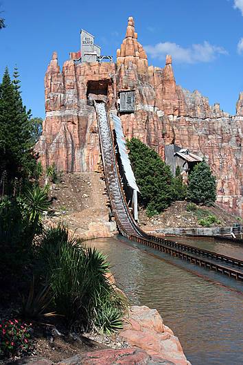 Photos Of Wild West Falls At Warner Bros Movie World Parkz Theme Parks